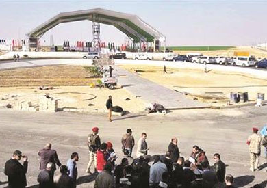 تجهيز منصة الرئيس بالفرافرة