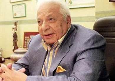 الدكتور أحمد عكاشة