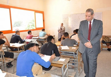 وزير التعليم يتفقد لجنة الثانوية - أرشيفية