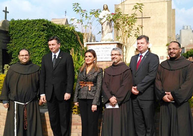 رئيس سلوفينيا يزور مقابر اللاتين بمصر القديمة