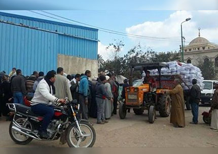 تجهمر اهالي المحلة بسبب مصنع القمامة