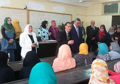 رئيس جامعة الازهر يتفقد المستشفي التخصصي