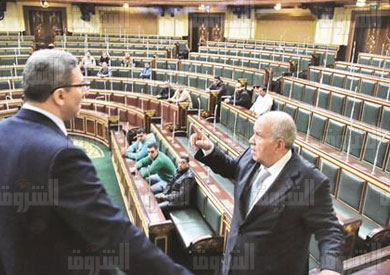 مجدى العجاتى تفقد قاعة مجلس الشعب تصوير خالد مشعل