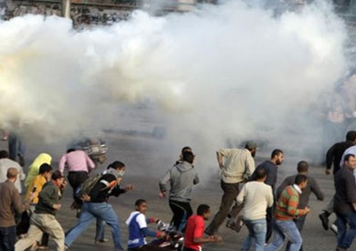 الأمن يطلق قنابل الغاز لتفريق مسيرة للإخوان بالفيوم – أرشيفية