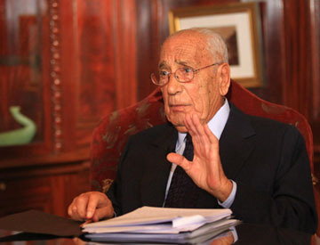 الكاتب الصحفى الكبير محمد حسنين هيكل