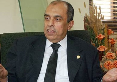 الدكتور عز الدين أبوستيت