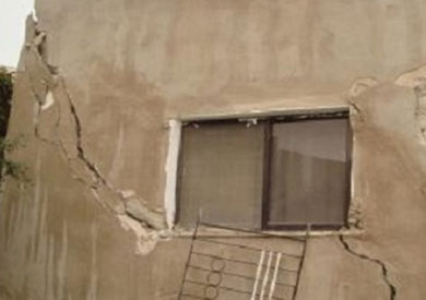 تصدع 4 منازل بسبب تحطم ماسورة مياه في أخميم