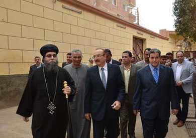 جولة لمحافظ بني سويف ومدير الأمن بالكنائس للتهنئة بالعيد