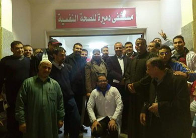 جانب من الزيارة للمستشفى