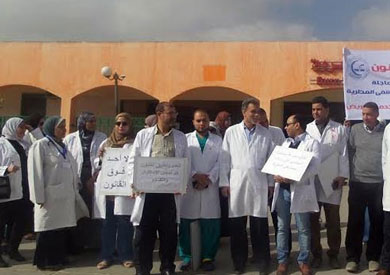 وقفة لأطباء الغربية للمطالبة بمحاكمة أمناء المطرية