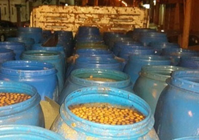 ضبط معمل مخللات بدون ترخيص