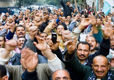بدء حملة توقيعات عمال الإسكندرية لرفض قانون الخدمة المدنية - أرشيفية