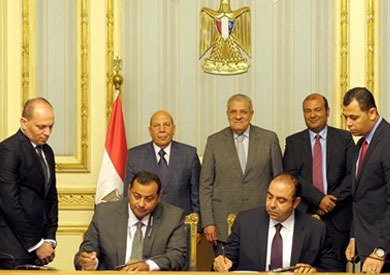 محلب يشهد توقيع عقد المنطقة اللوجستية فى طنطا بحضور المحافظ