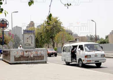 إغلاق محطة مترو السادات خلق بزنس نقل الركاب - تصوير هبة الخولي