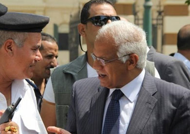 محافظ القاهرة يتابع سير جولة الإعادة بانتخابات المرحلة الثانية