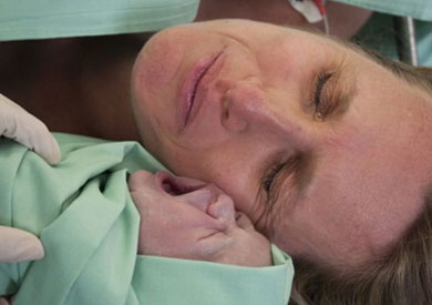 طفل من بين كل أربعة في المملكة المتحدة يولدون عن طريق العملية القيصرية