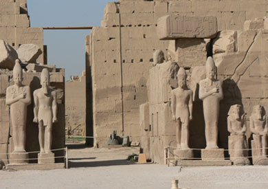 انتكاسات متتالية للسياحة المصرية