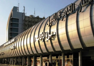مطار القاهرة الدولى