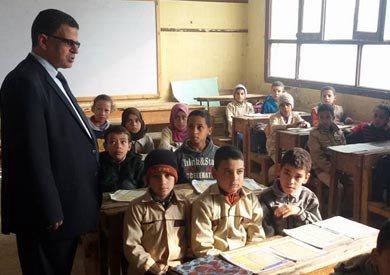 وكيل وزارة التربية والتعليم ببنى سويف يتفقد عدد مدارس المحافظة