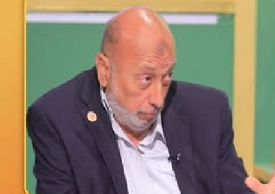 الدكتور أحمد فرج، أستاذ الجراحة العامة بالقصر العيني،