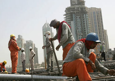 الحكم الشرعى فى الصوم لمن يعمل عملا ذا مشقة بالغة