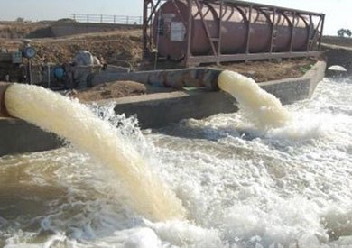 تشغيل محطات المياه المغلقة بأسيوط