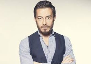 الفنان الشاب أحمد زاهر