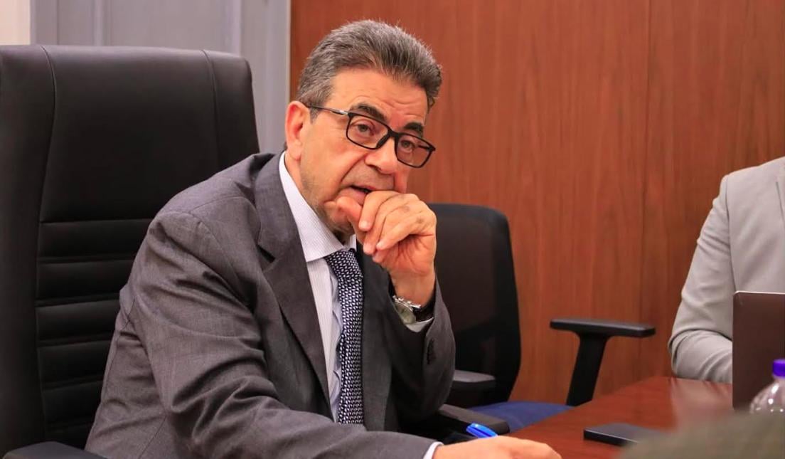 الدكتور مجدى حسن نقيب الأطباء البيطريين