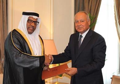 «أبو الغيط» يتسلم أوراق اعتماد مندوب الإمارات الجديد لدى الجامعة العربية