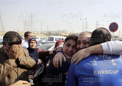 خروج السجناء المفرج عنهم بالعفو الرئاسي - تصوير: أحمد عبد الجواد