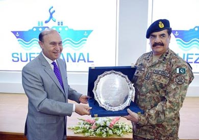 مُهاب مميش رئيس هيئة قناة السويس