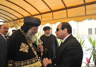 البابا تواضروس الثاني، بابا الإسكندرية وبطريرك الكنيسة المرقسية للأقباط الأرثوذكس، والرئيس عبد الفتاح السيسي