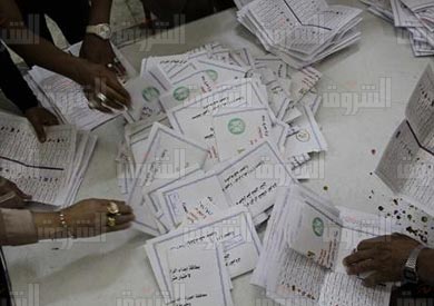 ارشيفية لعمليات الفرز - تصوير: ابراهيم عزت
