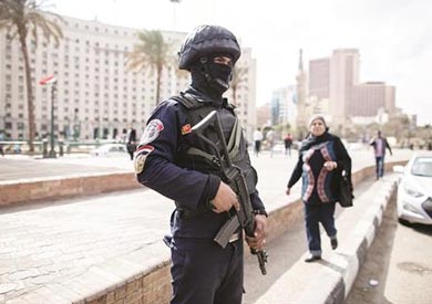 أرشيفية - استعدادات الاحتفال بذكرى ثورة 25 يناير فى ميدان التحرير تصوير روجيه انيس