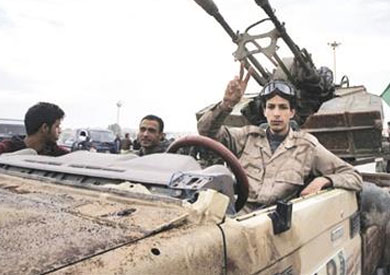 الجيش الليبى يسيطر على الهلال النفطى