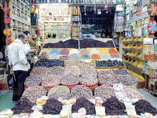 الوزارة استعدت لشهر رمضان بمخزون استراتيجي من السلع - الشروق