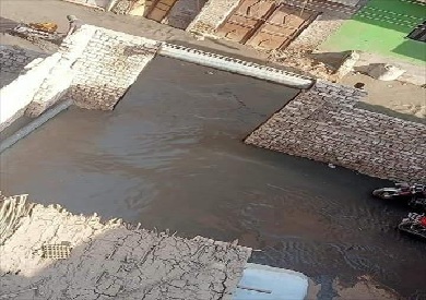 كسر بخط طرد الصرف الصحي