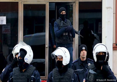 تركيا تحتجز ثلاثة روس للاشتباه بصلتهم بـ"الدولة الإسلامية"