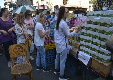 وفد سياحي أوكراني يجري جولة بأسواق بورسعيد