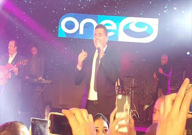 الفنان عمرو دياب