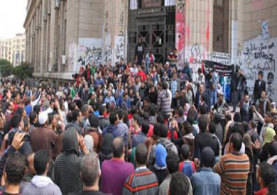 مظاهرة<br/>أمام دار القضاء-ارشيفية