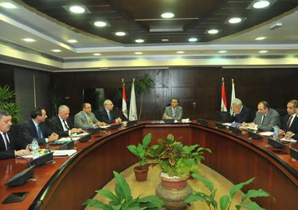 خلال الاجتماع