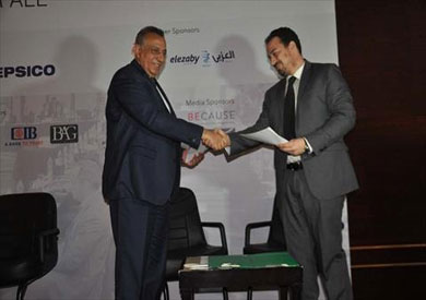 الجيزة توقع بروتوكول لتطوير الأماكن العامة والبنية التحتية لتكون مؤهلة لاستقبال ذوى الإعاقة وكبار السن