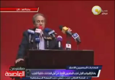 بعض حالات التسمم بين طلاب الازهر في المستشفى ارشيفية