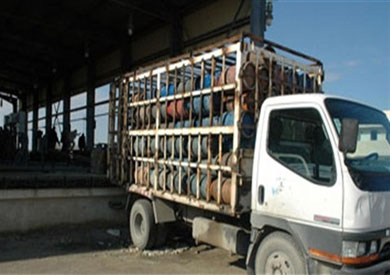 ضبط سيارة محملة بأسطوانات غاز