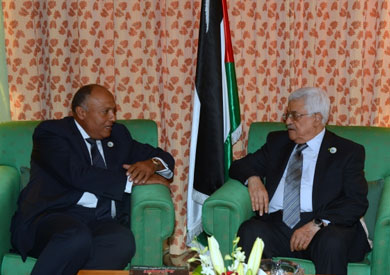 الرئيس الفلسطيني يستقبل شكري والعربي بمقر إقامته