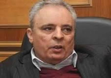 الدكتور أحمد مصطفى رئيس الشركة القابضة للغزل والنسيج،