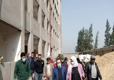 نائب محافظ دمياط خلال الجولة