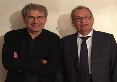 إبراهيم المعلم وأورهان باموق.