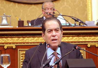 الدكتور كمال الجنزوري رئيس مجلس الوزراء في إحدى جلسات مجلس الشعب